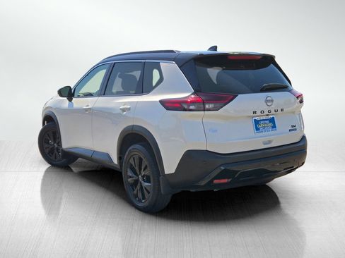 Used 2023 Nissan Rogue SV w/ SV Premium B Package FWD image 9