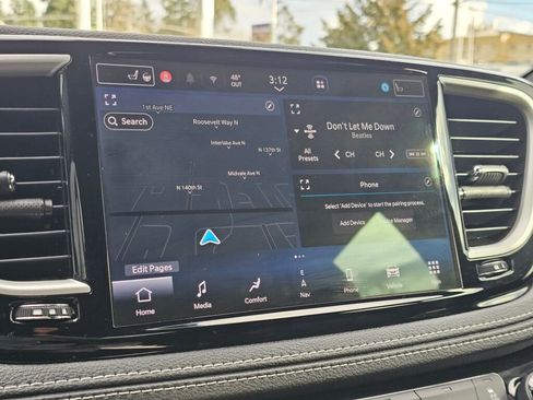 Used 2021 Chrysler Pacifica Touring-L w/ Uconnect Theater Family Group image 20