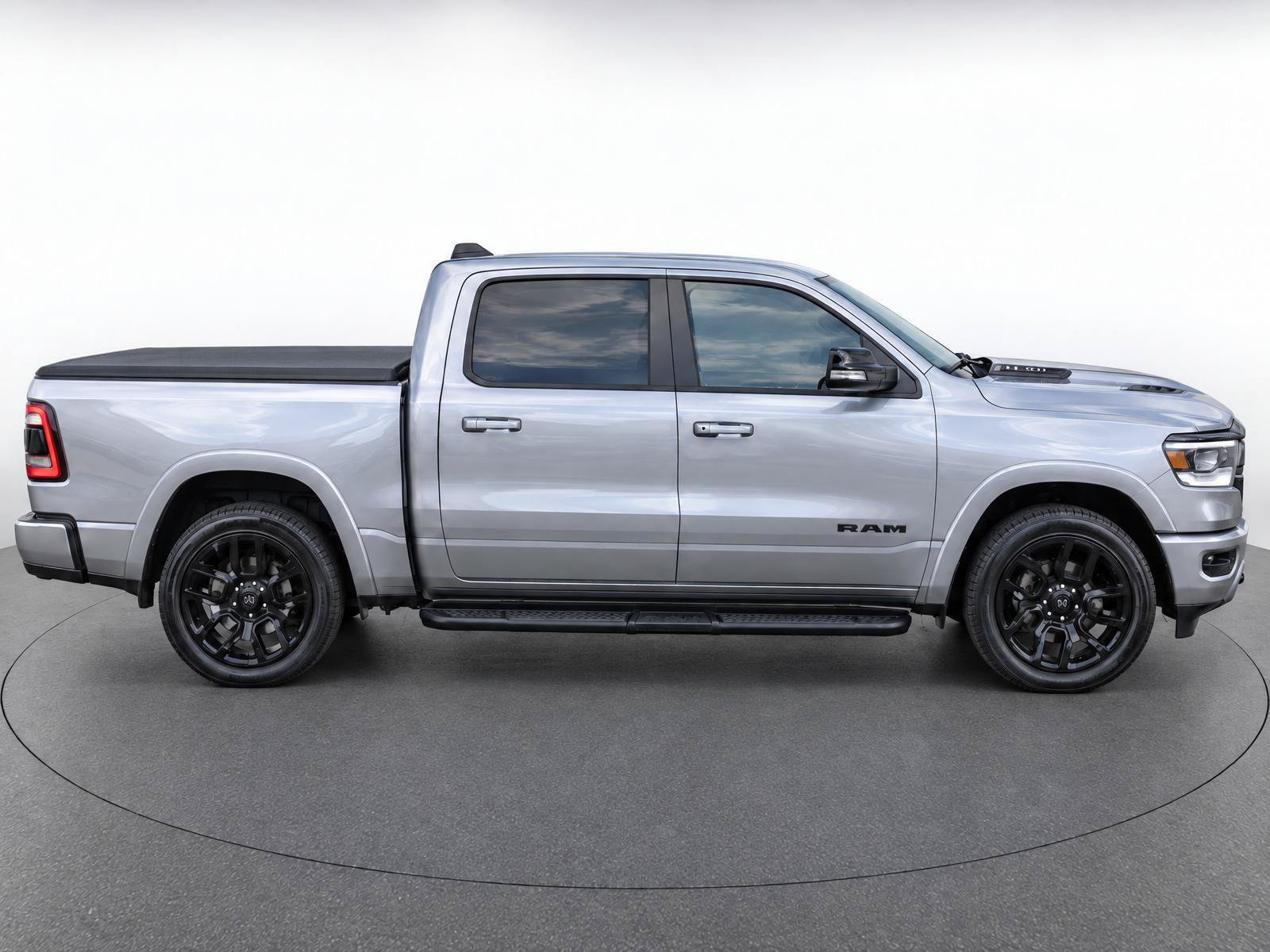 Used 2021 RAM 1500 Laramie AWD/4WD image 7