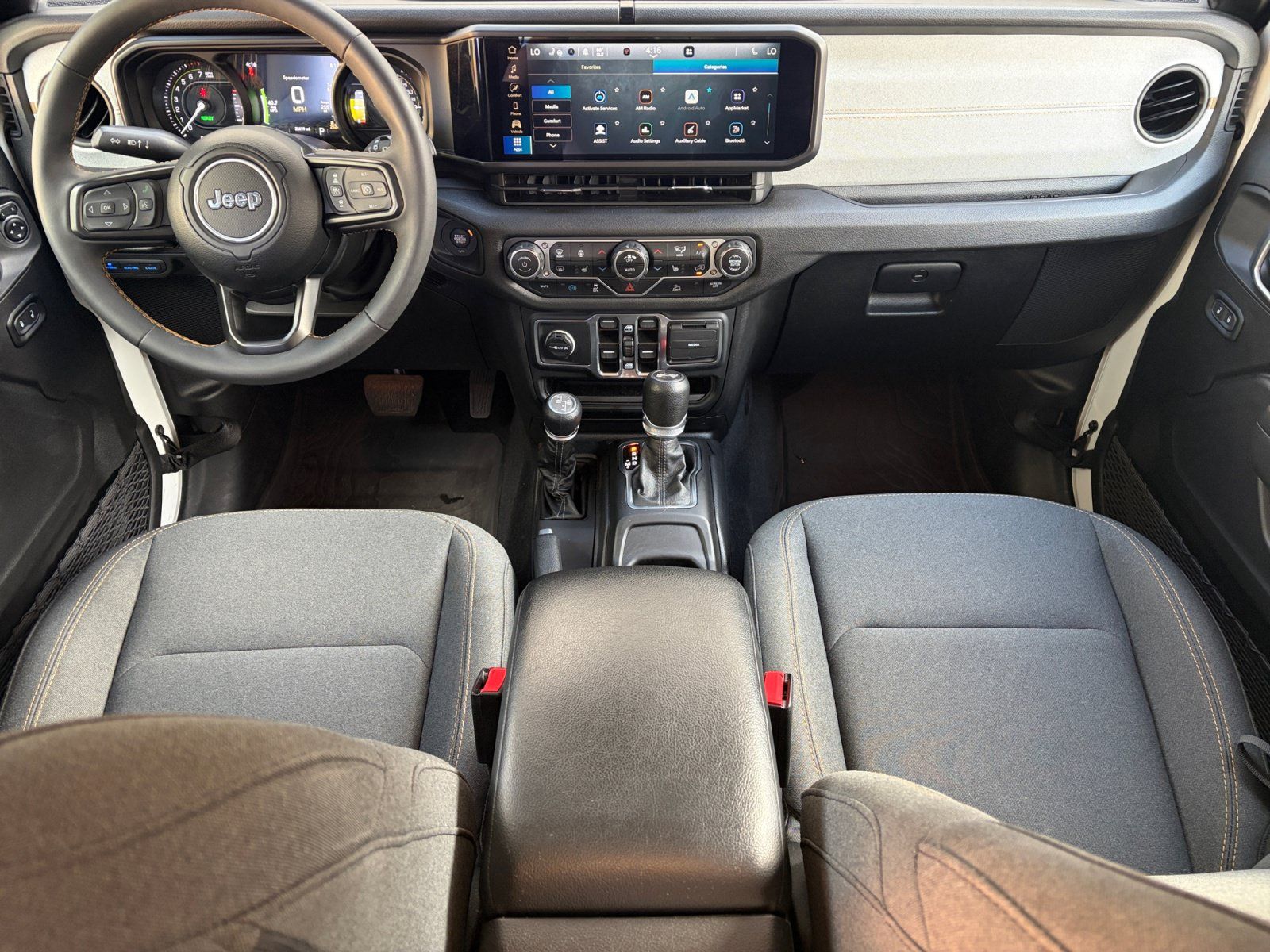 Used 2024 Jeep Wrangler Unlimited w/ Convenience Group AWD/4WD image 21