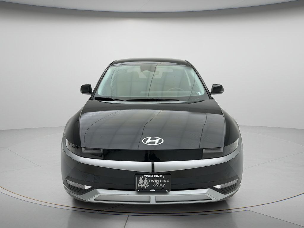 Used 2024 Hyundai Ioniq 5 SE AWD/4WD image 2