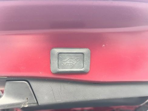 Used 2021 Toyota RAV4 XLE Premium image 41