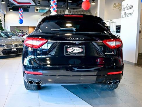 Used 2020 Maserati Levante image 6