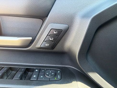 Used 2025 Toyota 4Runner Limited AWD/4WD image 11