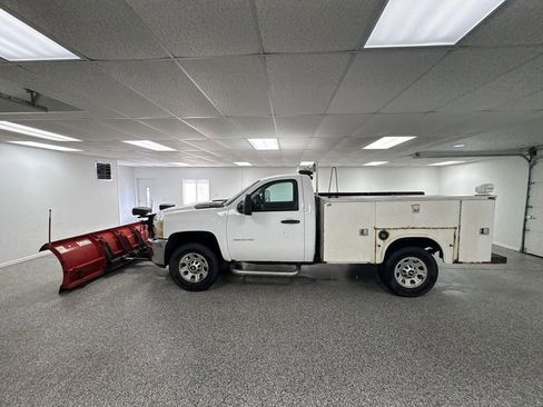 Used 2012 Chevrolet Silverado 3500 W/T w/ Snow Plow Prep Package image 5