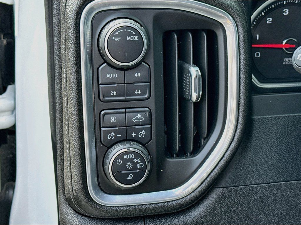 Used 2022 Chevrolet Silverado 1500 High Country AWD/4WD image 10
