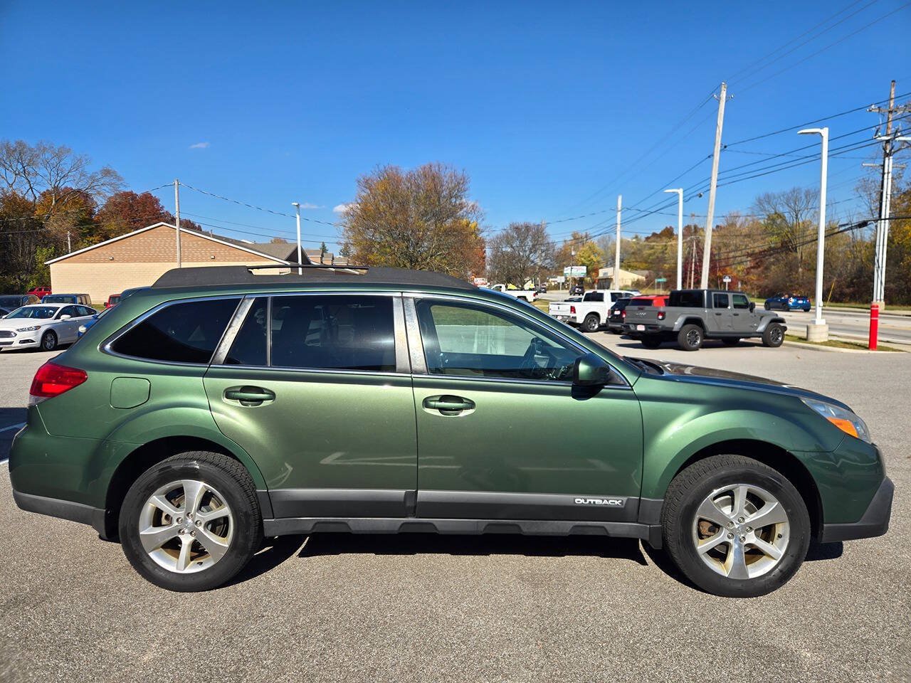 Used 2013 Subaru Outback 2.5i Limited w/ Moonroof Pkg AWD/4WD image 8