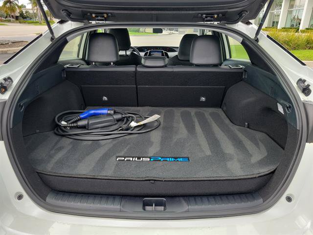 Used 2021 Toyota Prius Prime XLE w/ Carpet Mat Package (TMS) FWD image 6