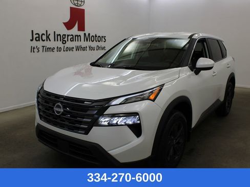 New 2026 Nissan Rogue SV FWD image 1