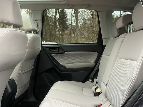 Used 2017 Subaru Forester 2.5i Premium image 24