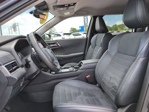 Used 2025 Mitsubishi Outlander SE FWD image 13