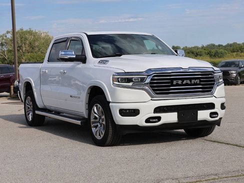 Used 2022 RAM 1500 Limited w/ Body Color Bumper Group AWD/4WD image 4