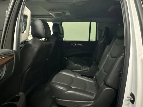 Used 2017 Cadillac Escalade ESV Luxury AWD/4WD image 47
