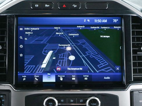 Used 2022 Ford F250 Lariat w/ Black Appearance Package image 19