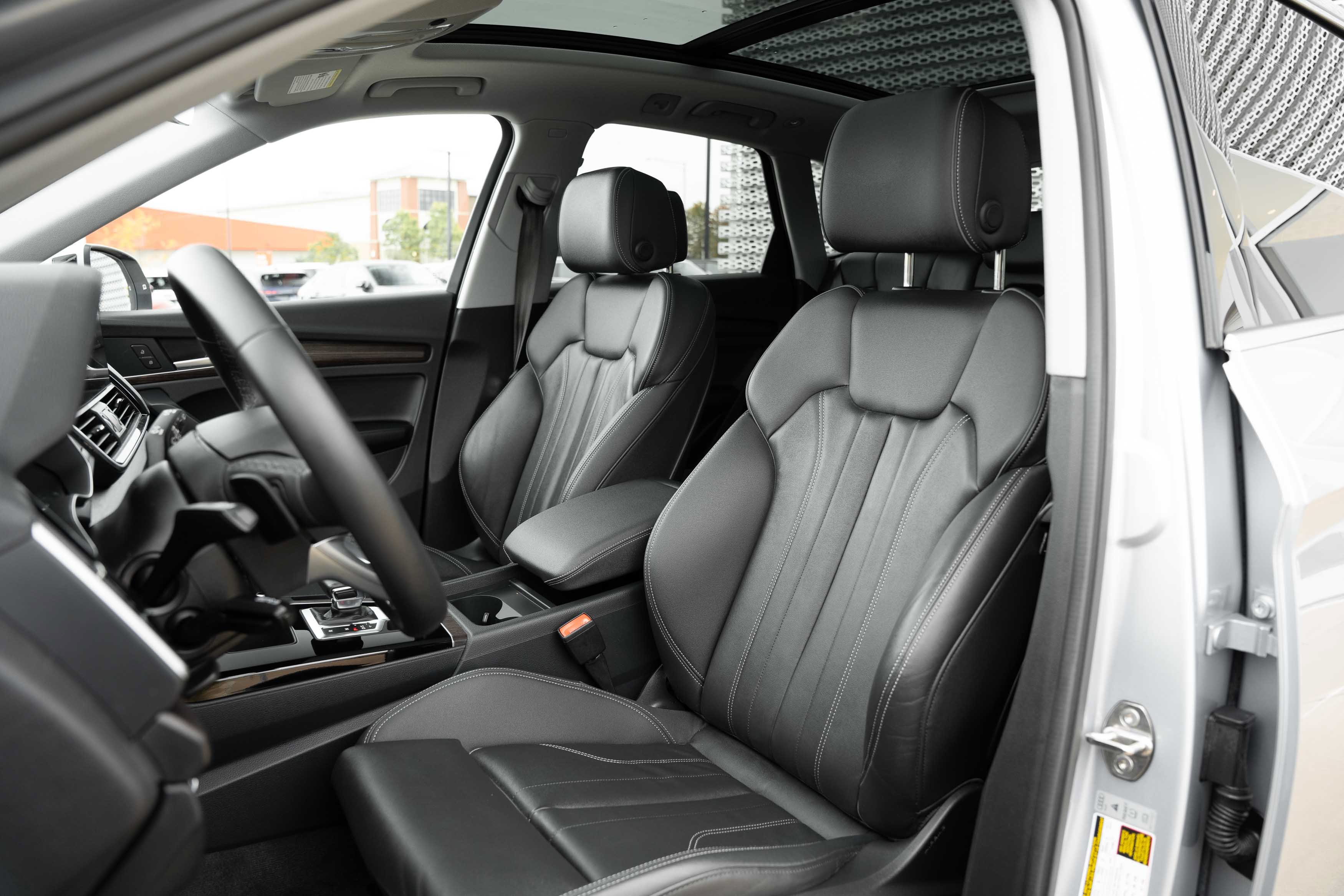Certified 2024 Audi Q5 2.0T Premium w/ Convenience Package AWD/4WD image 19