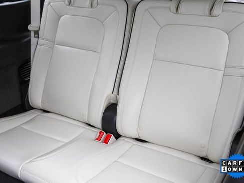 Used 2023 Lincoln Aviator Black Label w/ Class IV Trailer Tow Package image 17