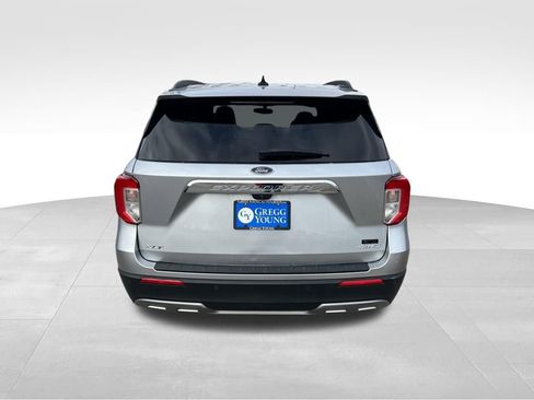 Used 2023 Ford Explorer XLT w/ Equipment Group 202A image 5