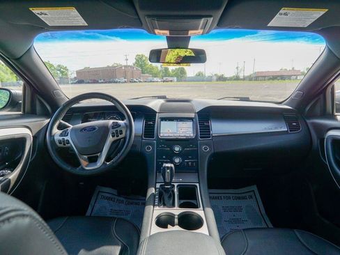 Used 2019 Ford Taurus SEL w/ Equipment Group 201A FWD image 12
