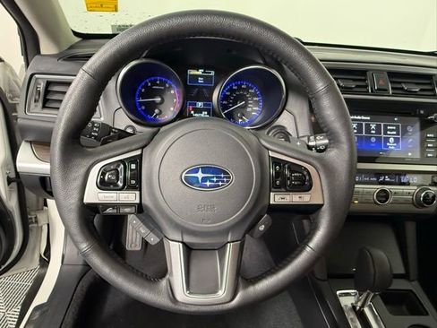 Used 2017 Subaru Outback 2.5i Touring AWD/4WD image 17
