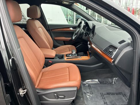 Used 2023 Audi Q5 2.0T Premium w/ Convenience Package image 17