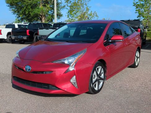 Certified 2018 Toyota Prius Four Touring FWD image 2