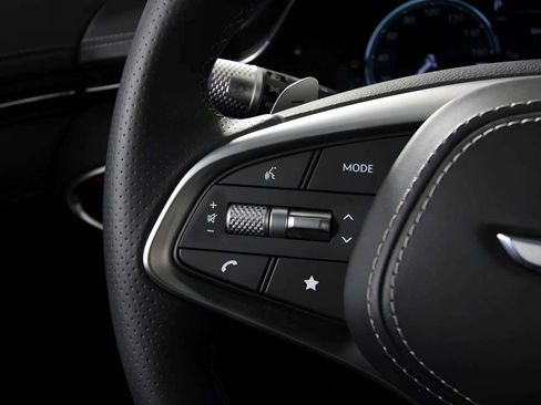 Used 2025 Genesis GV70 3.5T Sport w/ Sport Prestige Package AWD/4WD image 31