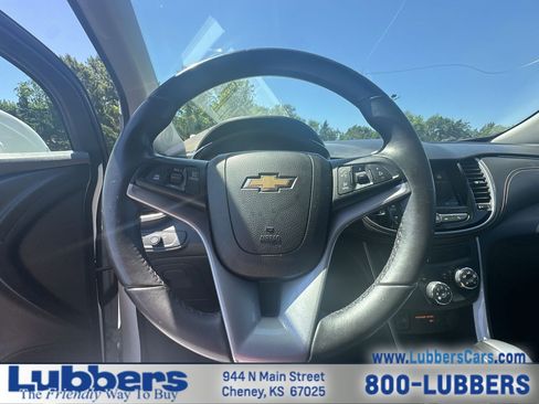 Used 2018 Chevrolet Trax LT w/ LT Convenience Package FWD image 14