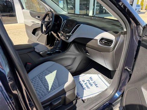 Used 2020 Chevrolet Equinox LS AWD/4WD image 17