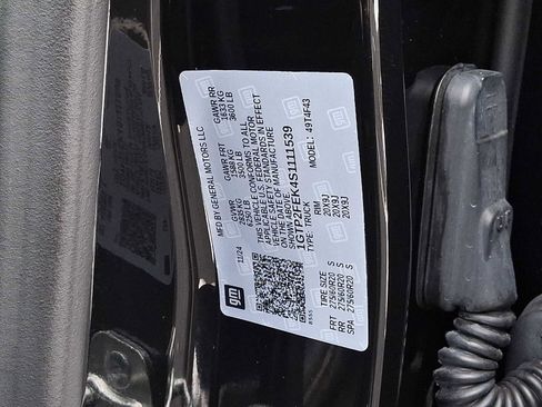 Certified 2025 GMC Canyon Denali image 28