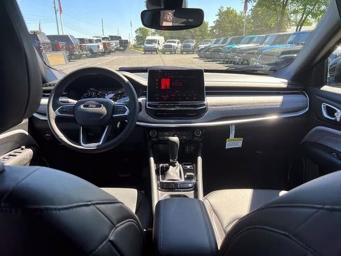 New 2024 Jeep Compass Latitude w/ Sun and Sound Group image 10