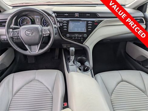 Used 2018 Toyota Camry SE image 14