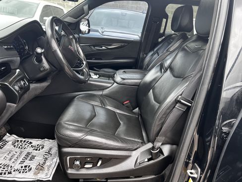 Used 2019 Cadillac Escalade ESV Platinum RWD image 34
