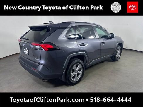 Used 2022 Toyota RAV4 XLE w/ Carpet Mat Package (TMS) AWD/4WD image 3