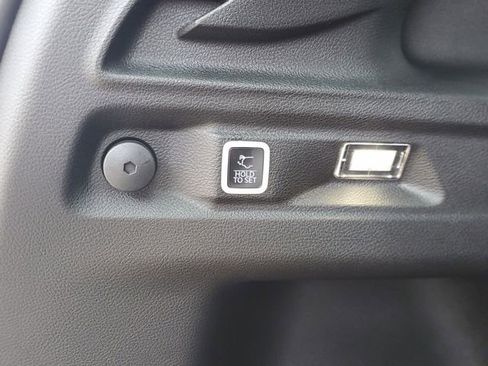 New 2025 Jeep Grand Cherokee L Altitude RWD image 6