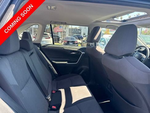 Used 2019 Toyota RAV4 XLE w/ Convenience Package FWD image 17