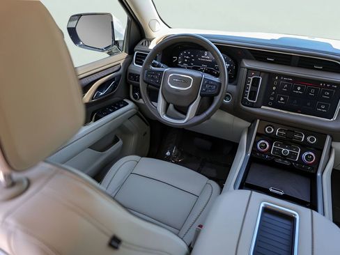 Used 2023 GMC Yukon Denali AWD/4WD image 31