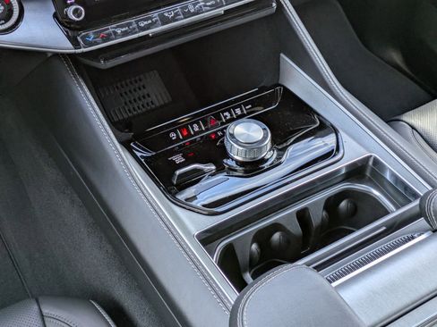New 2026 Jeep Grand Wagoneer Limited AWD/4WD image 19