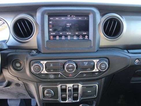 Used 2018 Jeep Wrangler Unlimited Sport S image 17