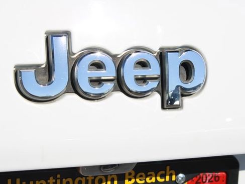 Used 2019 Jeep Cherokee Latitude w/ Popular Appearance Group image 7