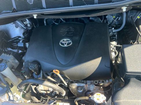 Used 2019 Toyota Sienna XLE FWD image 34