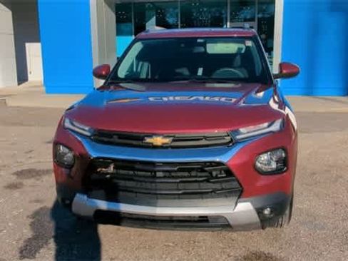 Certified 2022 Chevrolet TrailBlazer LT w/ Driver Confidence Package image 3