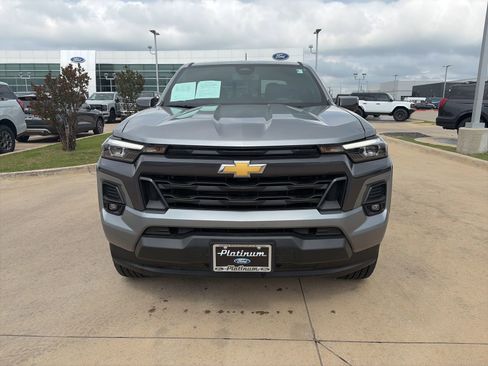 Used 2024 Chevrolet Colorado LT w/ LT Convenience Package III RWD image 8