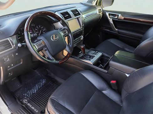 Used 2017 Lexus GX 460 Premium image 10