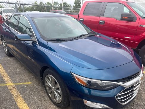 Used 2019 Chevrolet Malibu LT w/ Leather Package FWD image 24