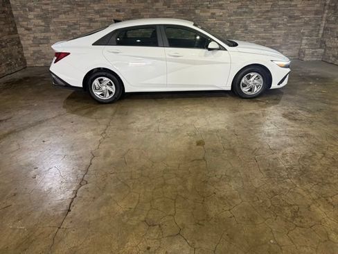 New 2026 Hyundai Elantra SE w/ Cargo Package FWD image 2