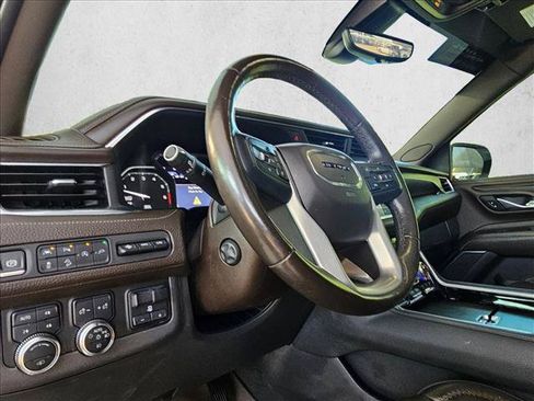 Used 2021 GMC Yukon Denali w/ Denali Ultimate Package AWD/4WD image 10
