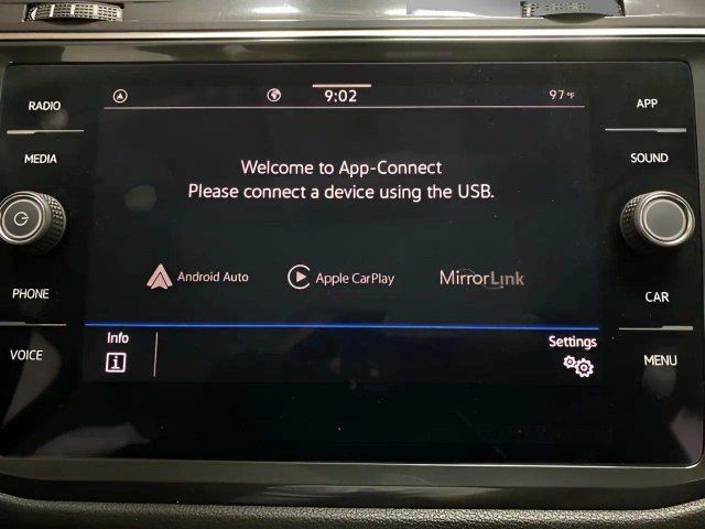 Used 2023 Volkswagen Tiguan SE w/ Panoramic Sunroof Package FWD image 45