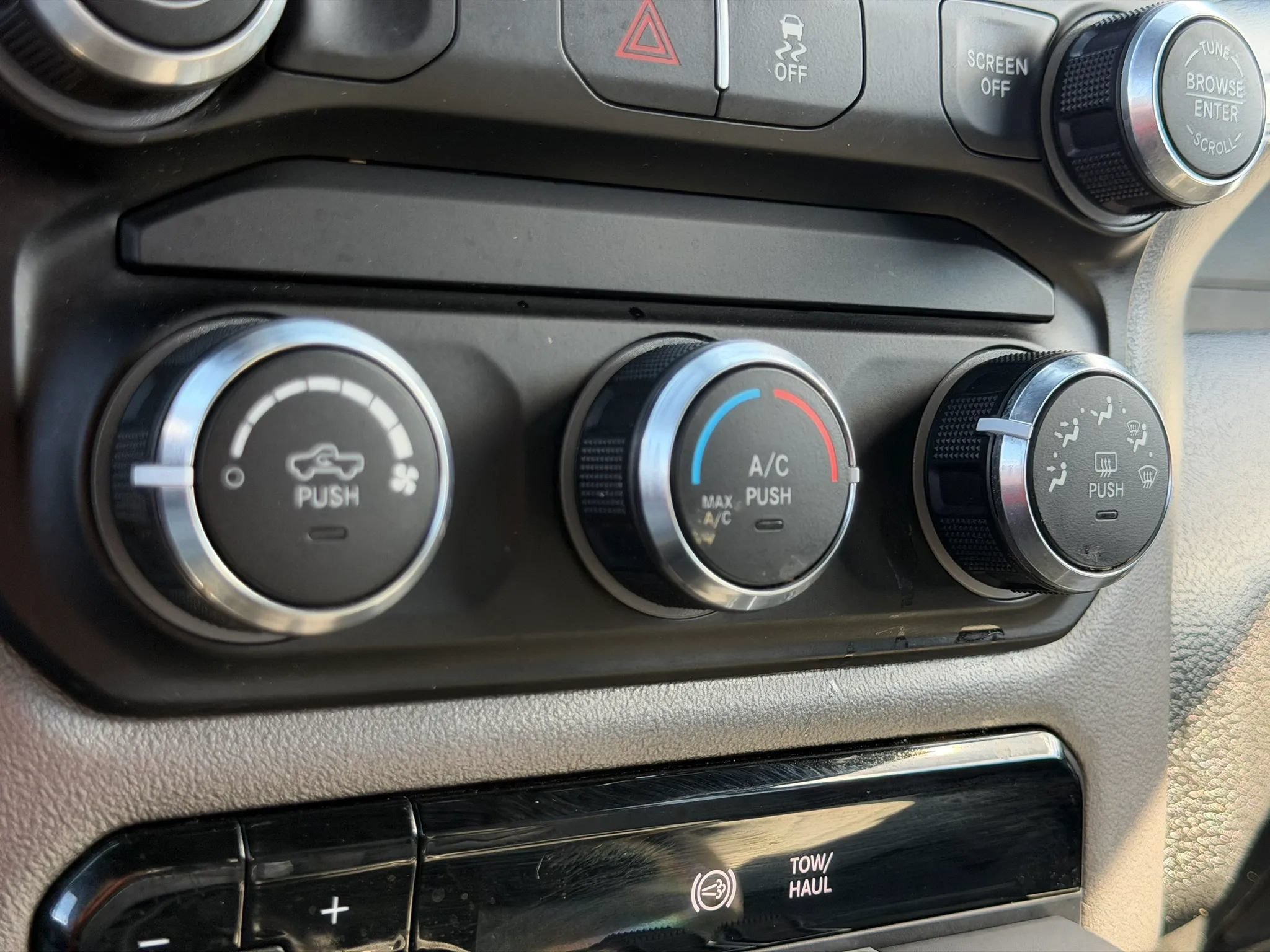 Used 2022 RAM 2500 Big Horn AWD/4WD image 30