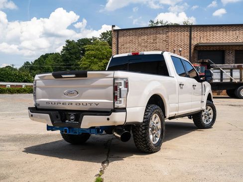 Used 2019 Ford F350 Lariat w/ Lariat Value Package AWD/4WD image 2