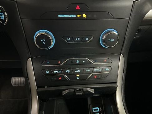 Used 2020 Ford Edge SEL w/ Convenience Package image 18